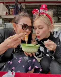 Inside the Luxurious Lives of Influencers Married to Famous Streamers - image 6