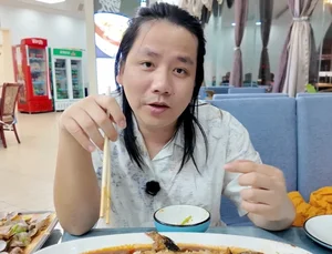 YouTuber Drama Unfolded: Khoa Pug Addresses Rumors and Interactions with Khoai Lang Thang - image 4