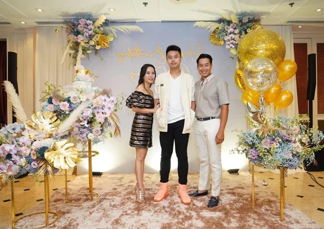 VTV Executive Proudly Shares Photo of 1.9m Tall Son Driving