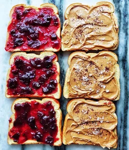 A Culinary Journey: 10 Iconic American Dishes You Must Try - image 2
