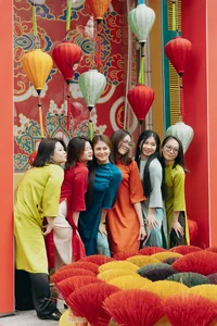 Young Generation Revives Traditional Ao Dai for Lunar New Year - image 1