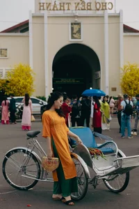Young Generation Revives Traditional Ao Dai for Lunar New Year - image 4