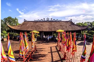 Tra Co Communal House: A Cultural Landmark on Vietnam's Border - image 2