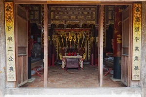 Tra Co Communal House: A Cultural Landmark on Vietnam's Border - image 3