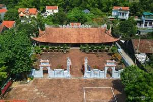 Tra Co Communal House: A Cultural Landmark on Vietnam's Border - image 1