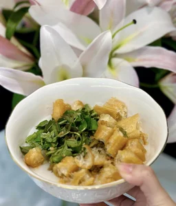 Inspiring Journey of a Single Mother: Balancing Fame, Family, and Healthy Cooking Post-Divorce - image 1