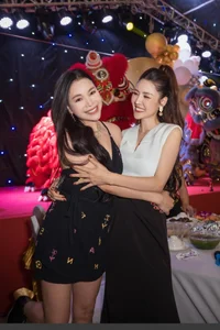 Quế Vân Hosts Lavish Housewarming Party Attended by Close Friend Ưng Hoàng Phúc and Stars - image 6