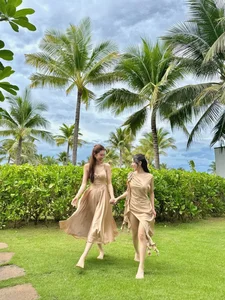 Stunning Vbiz Bridesmaid Steals the Spotlight Barefoot - image 7
