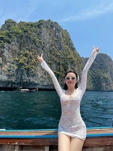 Actress Kim Oanh Flaunts Stunning Bikini Body on Romantic Honeymoon - image 5