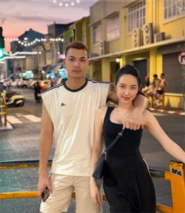 Actress Kim Oanh Flaunts Stunning Bikini Body on Romantic Honeymoon - image 6