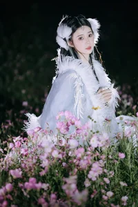 Artistic Portraiture: YiTuYu Art Language Vol.4450 Featuring Chu Yuan Yuan - image 3