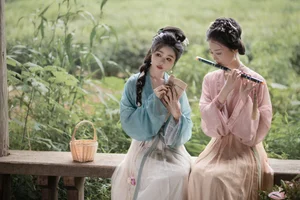 Elegant Aesthetics: YiTuYu Art Language Vol.5566 with Model Ting Er - image 3