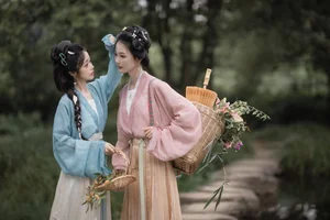 Elegant Aesthetics: YiTuYu Art Language Vol.5566 with Model Ting Er - image 8