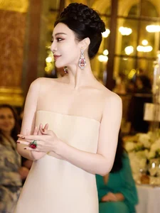 Fan Bingbing Shines at Paris Fashion Events While Domestic Reception Remains Quiet - image 11