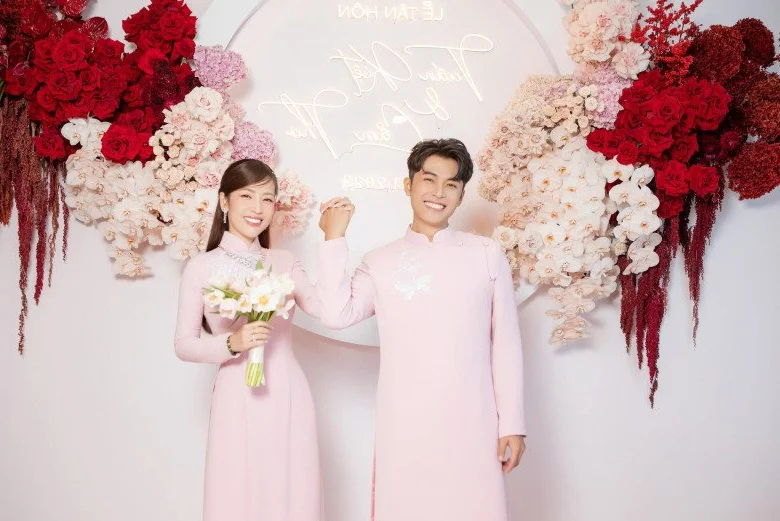 Puka and Gin Tuan Kiet Engagement Ceremony: Lavish Gifts and Elegant Mothers Steal the Spotlight