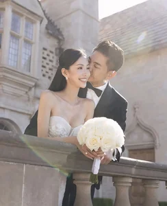 Stunning Visuals of the Tycoon's Daughter Who Captured a Famous Singer's Heart - image 1