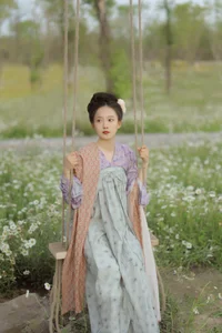 Elegance Redefined in YiTuYu Art Language Vol.4500 with Liu Yuan Yi - image 0