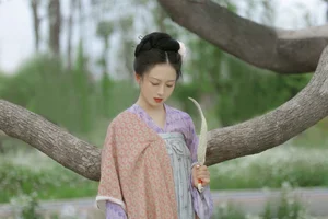 Elegance Redefined in YiTuYu Art Language Vol.4500 with Liu Yuan Yi - image 1