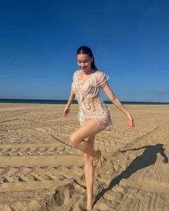 Hottest Early Summer Fashion Trends Loved by Vietnamese Celebrities - image 0