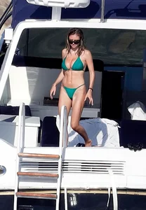 Leni Klum Stuns in Beach Photoshoot: Heidi Klum's Daughter Shines - image 2