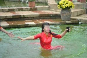 The Hilarious Mishaps of Tet Ao Dai Photoshoots in Vietnam - image 0