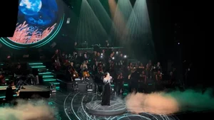 Singer Dang Duong's Wife Expresses Deep Gratitude at His Live Concert - image 7