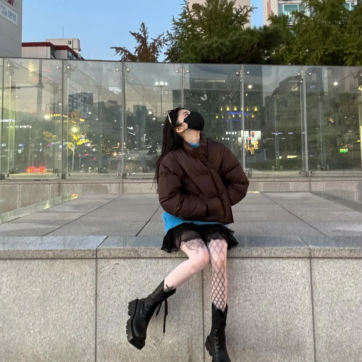 Han So Hee's Dark Fashion Guide: Chic, Youthful, and Sophisticated
