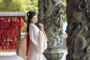 YiTuYu Art Language Vol.7799: The Visual Poetry of Model Qing Qing - image 11