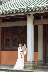 YiTuYu Art Language Vol.7799: The Visual Poetry of Model Qing Qing - image 3