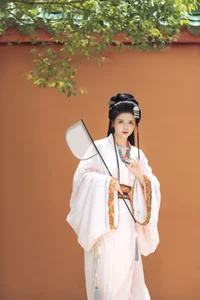 YiTuYu Art Language Vol.7799: The Visual Poetry of Model Qing Qing - image 7
