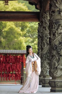 YiTuYu Art Language Vol.7799: The Visual Poetry of Model Qing Qing - image 17