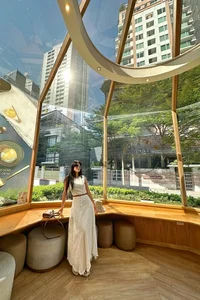 Nha Phuong Sparkles at New Restaurant Opening While Pregnant - image 2