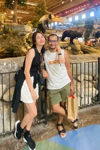 Nha Phuong Sparkles at New Restaurant Opening While Pregnant - image 4