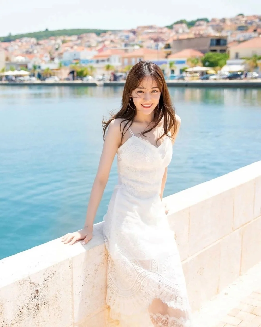 Santorini Dream: Dilraba Dilmurat’s Ethereal Bridal Shoot and the Art of Self-Love