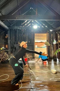 How Vietnamese Celebrities Celebrate the Lunar New Year with Family Traditions - image 3