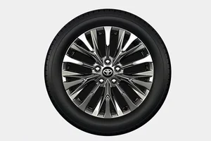 Toyota Unveils Affordable Alphard Plug-In Hybrid Luxury Minivan - image 11