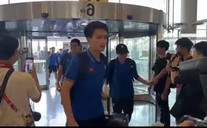 Emotional Homecoming: Xuan Son and Vietnam Team Return with Gold - image 3