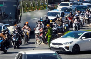 Massive Tourist Exodus from Da Lat After Successful Lunar New Year Holiday - image 4