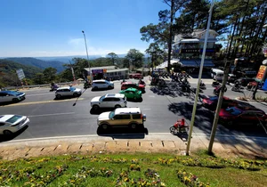 Massive Tourist Exodus from Da Lat After Successful Lunar New Year Holiday - image 1