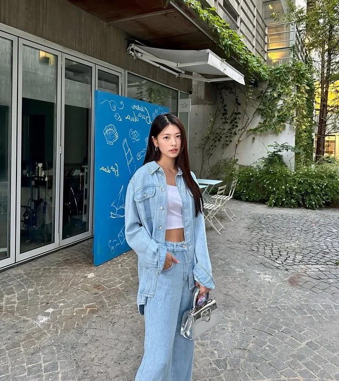 Jung So Min's Minimalist Style: How to Look Youthful and Elegant in Your 40s