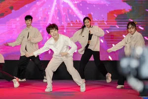 Vietnam Idol 2023 Champion Amazed by Energetic Performance at UEF's Got Talent - image 14