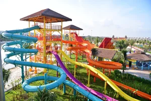 Experience the Tropical Island Water Slide Adventure at 8Wonder Winter Festival - image 3