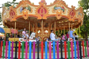 Experience the Tropical Island Water Slide Adventure at 8Wonder Winter Festival - image 7