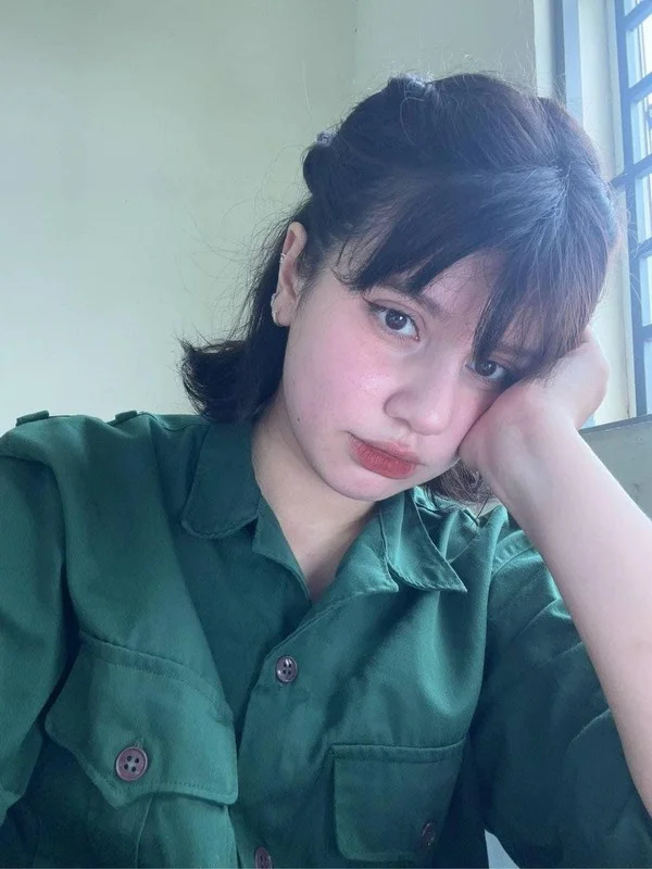 Viral Beauty: Mixed-Race Student Captivates Internet During University Military Training