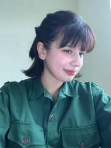 Viral Beauty: Mixed-Race Student Captivates Internet During University Military Training - image 7
