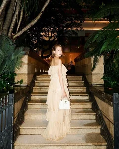 Stunning Fashion Trends: Huyền 2k4 Captivates with her Unique Winter-Summer Street Style Photo Set - image 8