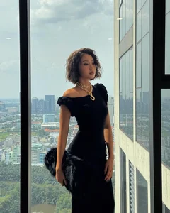 Stunning Fashion Trends: Huyền 2k4 Captivates with her Unique Winter-Summer Street Style Photo Set - image 0