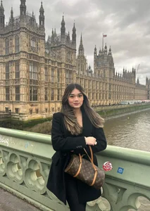 Vietnamese Star Midu Shares Stunning Photos and Personal Reflections on Modern Independence - image 3