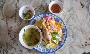 Phu Yen Food Tour: Eating Like a King for Only 100,000 VND - image 5