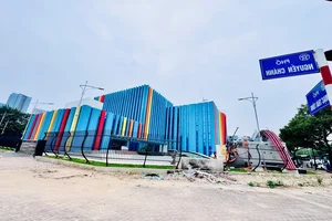 Exploring the Unique Modern Architecture of Hanoi's New Youth Theatre - image 3